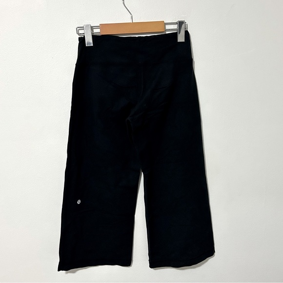 Lululemon vintage cropped/gaucho pants - Picture 2 of 2